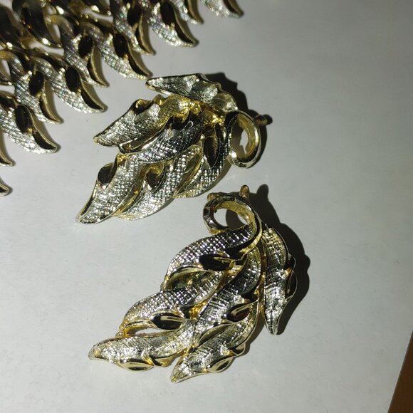 Amerique Two Tone Gold Silver Leaf Motif Vintage Bracelet Clip On Earrings Set - Picture 16 of 16